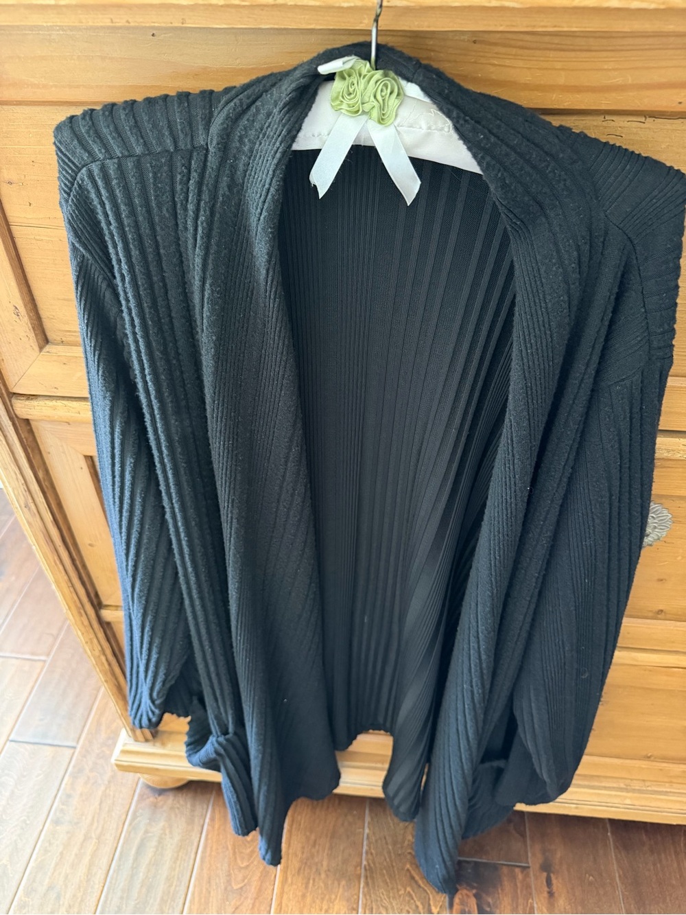 Source Unknown Black Ribbed Open-Front Women's Cardigan